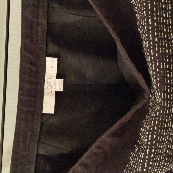 Anne Taylor Loft skirt size 4P black with white stitching - Picture 3 of 3